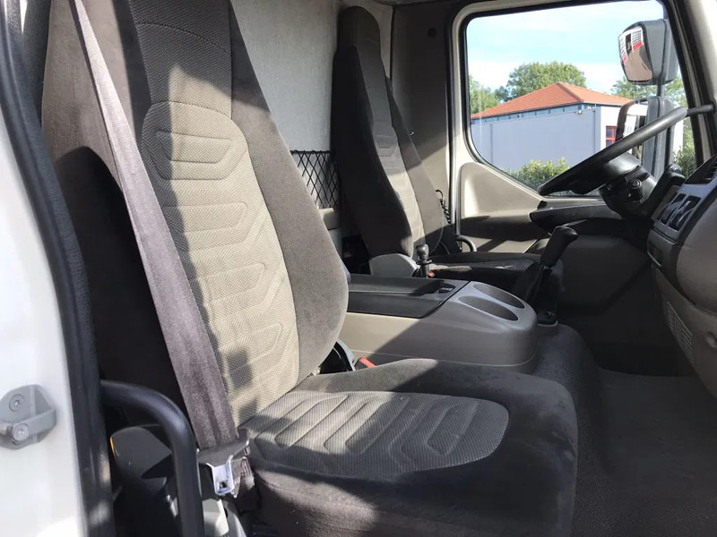 Camión caja cerrada DAF LF 45 12.220 EURO 5 EEV: foto 17