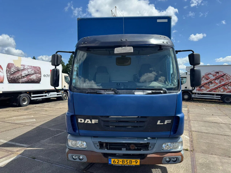 DAF LF 45 .220 - Camión caja cerrada: foto 2 DAF LF 45 .220 - Camión caja cerrada: foto 2