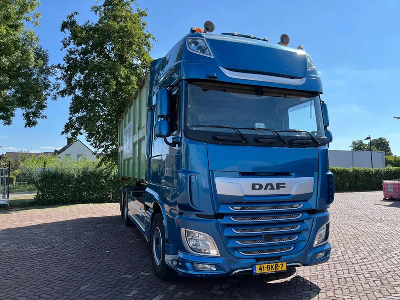 DAF XF 530 FAS - Camión portacontenedore/ Intercambiable: foto 2 DAF XF 530 FAS - Camión portacontenedore/ Intercambiable: foto 2