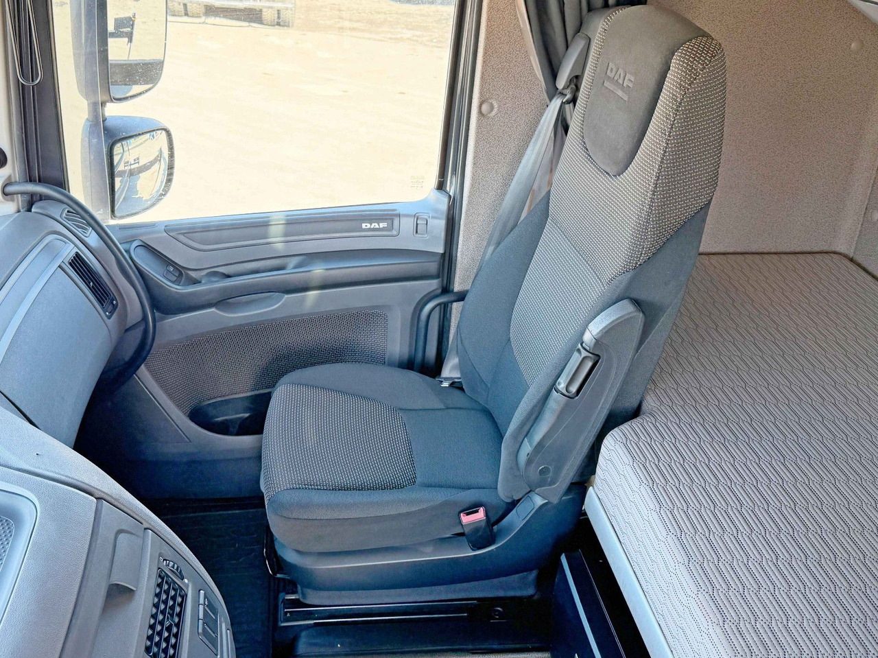 Leasing de  DAF XF 510 * Sattelzugmaschine  * PK 33002-EH G+FUNK DAF XF 510 * Sattelzugmaschine  * PK 33002-EH G+FUNK: foto 9