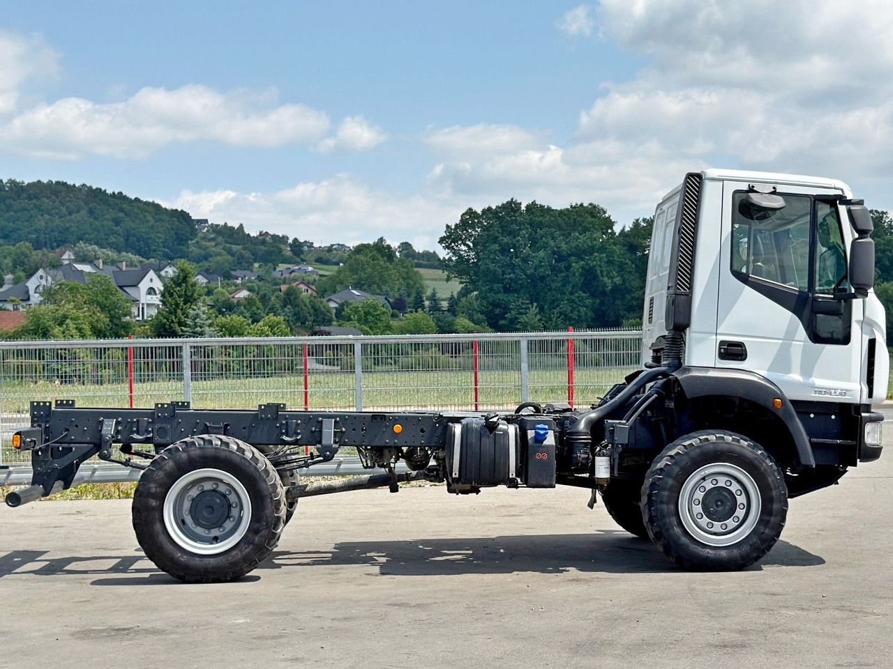 Iveco EUROCARGO 110-250* PLATFORM 4,60 m* 4x4 - Camión chasis: foto 4 Iveco EUROCARGO 110-250* PLATFORM 4,60 m* 4x4 - Camión chasis: foto 4
