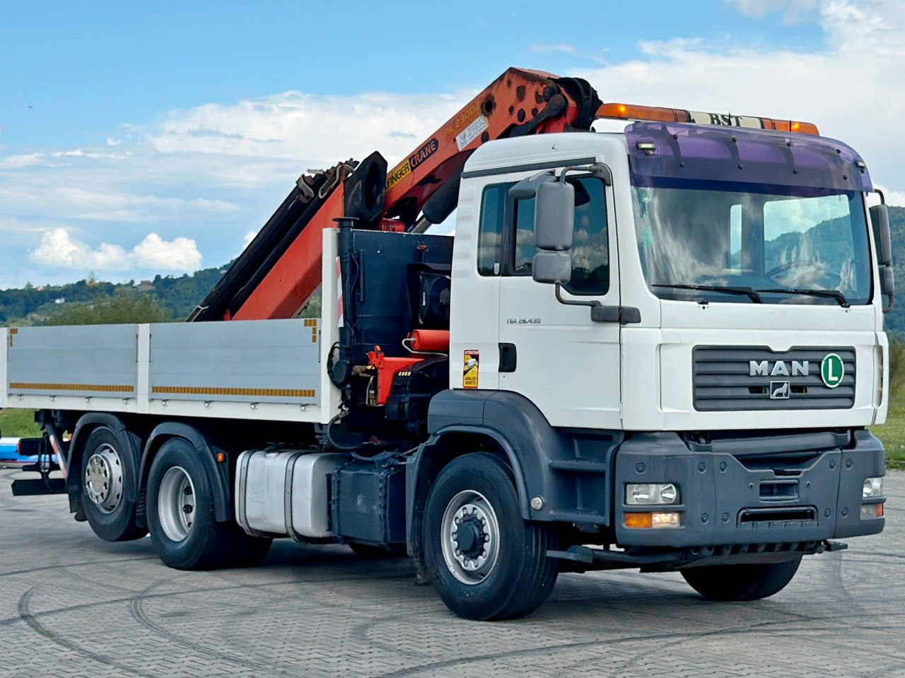 MAN TGA 26.430 Pritsche 5,50m + KRAN+ FUNK/6-4H2 MAN TGA 26.430 * PK 23002 + FUNK/6-4H2 - Camión grúa: foto 3 MAN TGA 26.430 Pritsche 5,50m + KRAN+ FUNK/6-4H2 MAN TGA 26.430 * PK 23002 + FUNK/6-4H2 - Camión grúa: foto 3