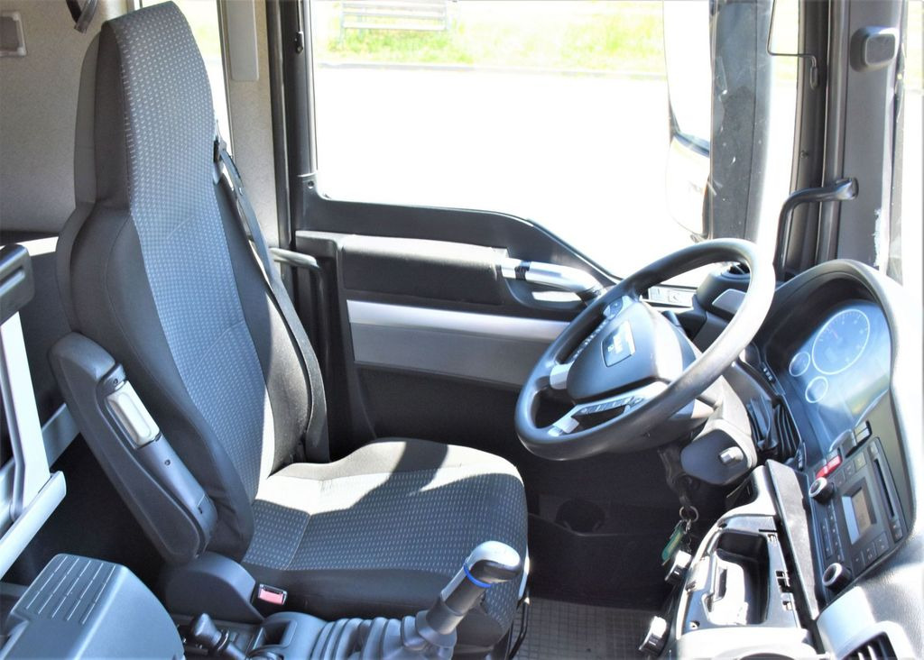 Camión grúa, Cabeza tractora MAN TGS 18.400 Sattelzugmaschine + KRAN /FUNK MAN TGS 18.400 Sattelzugmaschine + KRAN /FUNK: foto 12 Camión grúa, Cabeza tractora MAN TGS 18.400 Sattelzugmaschine + KRAN /FUNK MAN TGS 18.400 Sattelzugmaschine + KRAN /FUNK: foto 12