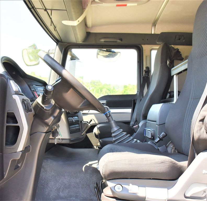 Camión grúa, Cabeza tractora MAN TGS 18.400 Sattelzugmaschine + KRAN /FUNK MAN TGS 18.400 Sattelzugmaschine + KRAN /FUNK: foto 9 Camión grúa, Cabeza tractora MAN TGS 18.400 Sattelzugmaschine + KRAN /FUNK MAN TGS 18.400 Sattelzugmaschine + KRAN /FUNK: foto 9