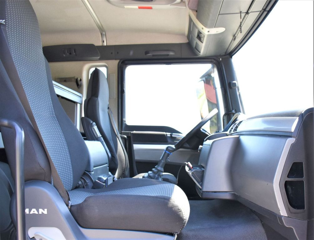 Camión grúa, Cabeza tractora MAN TGS 18.400 Sattelzugmaschine + KRAN /FUNK MAN TGS 18.400 Sattelzugmaschine + KRAN /FUNK: foto 11 Camión grúa, Cabeza tractora MAN TGS 18.400 Sattelzugmaschine + KRAN /FUNK MAN TGS 18.400 Sattelzugmaschine + KRAN /FUNK: foto 11