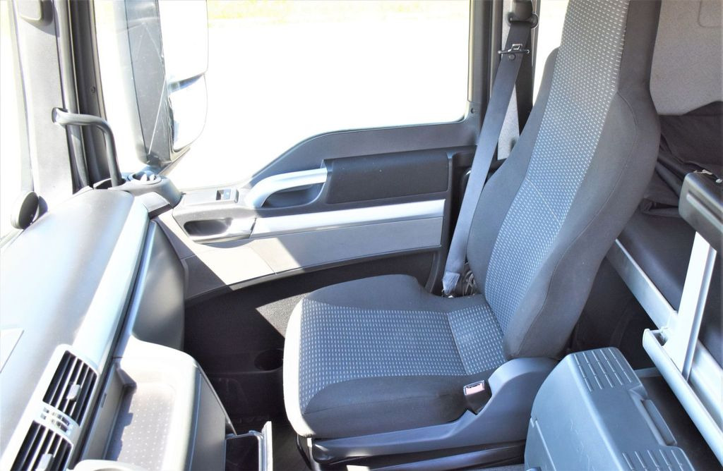 Camión grúa, Cabeza tractora MAN TGS 18.400 Sattelzugmaschine + KRAN /FUNK MAN TGS 18.400 Sattelzugmaschine + KRAN /FUNK: foto 10 Camión grúa, Cabeza tractora MAN TGS 18.400 Sattelzugmaschine + KRAN /FUNK MAN TGS 18.400 Sattelzugmaschine + KRAN /FUNK: foto 10