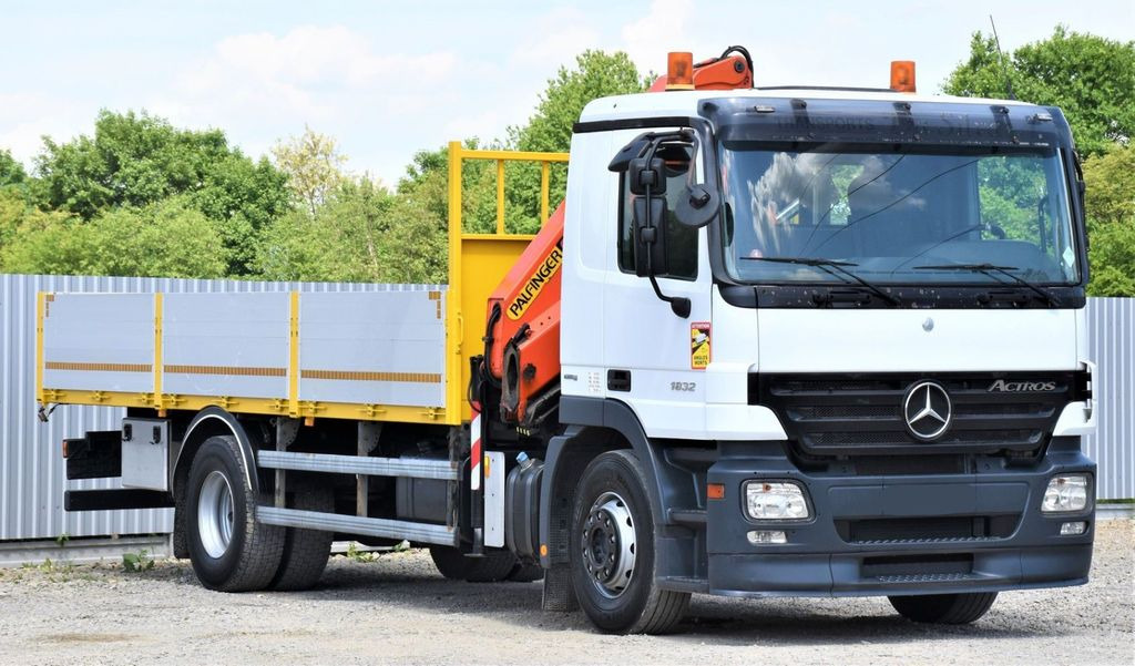 Mercedes-Benz ACTROS 1832 PRITSCHE 6,70m * PK 15500*TOPZUSTAND Mercedes-Benz ACTROS 1832 PRITSCHE 6,70m * PK 15500*TOPZUSTAND - Camión grúa: foto 3 Mercedes-Benz ACTROS 1832 PRITSCHE 6,70m * PK 15500*TOPZUSTAND Mercedes-Benz ACTROS 1832 PRITSCHE 6,70m * PK 15500*TOPZUSTAND - Camión grúa: foto 3