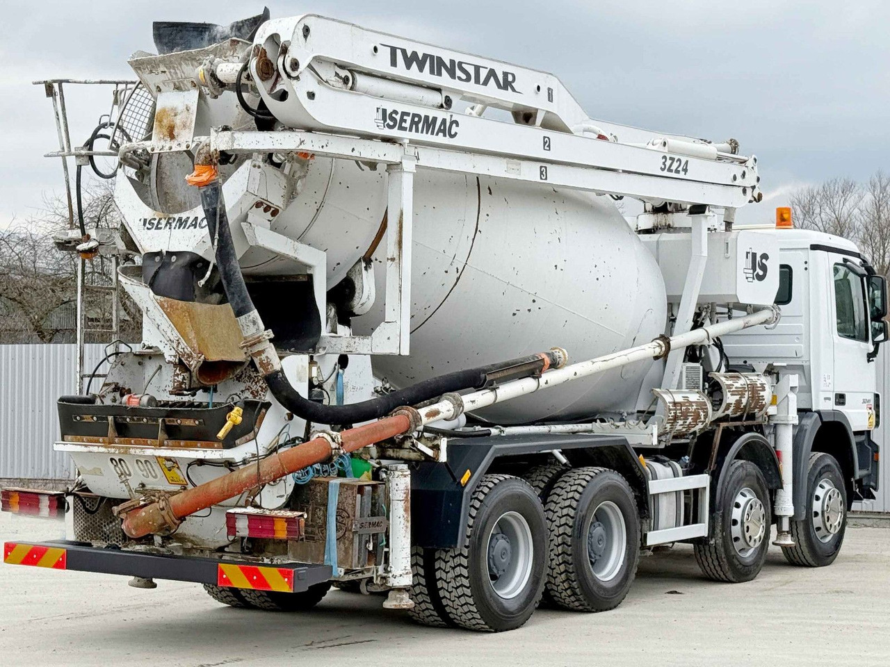 Mercedes-Benz ACTROS 3241 * Betonpumpe 24 m + FUNK / 8x4 - Bomba de hormigón: foto 4 Mercedes-Benz ACTROS 3241 * Betonpumpe 24 m + FUNK / 8x4 - Bomba de hormigón: foto 4