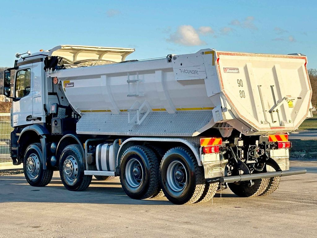 Foto del interior 1: Camión volquete, Camión grúa Mercedes-Benz AROCS 3248 * KIPPER * 8x4 * TOPZUSTAND Mercedes-Benz AROCS 3248 * KIPPER * 8x4 * TOPZUSTAND