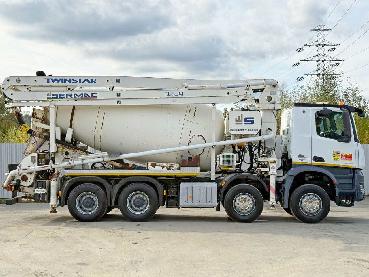 Mercedes-Benz AROCS 3743 * Betonpumpe + FUNK * 8x4 * TOP - Bomba de hormigón: foto 5 Mercedes-Benz AROCS 3743 * Betonpumpe + FUNK * 8x4 * TOP - Bomba de hormigón: foto 5