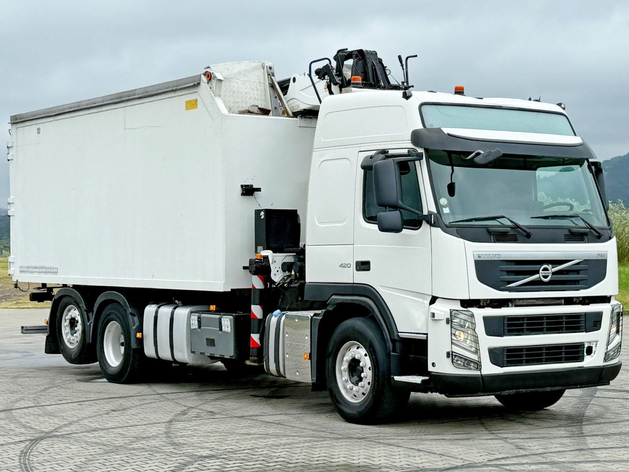 Volvo FM 420 Kipper 6,20 m * EPSILON Q150L75 *TOP - Camión volquete, Camión grúa: foto 3 Volvo FM 420 Kipper 6,20 m * EPSILON Q150L75 *TOP - Camión volquete, Camión grúa: foto 3