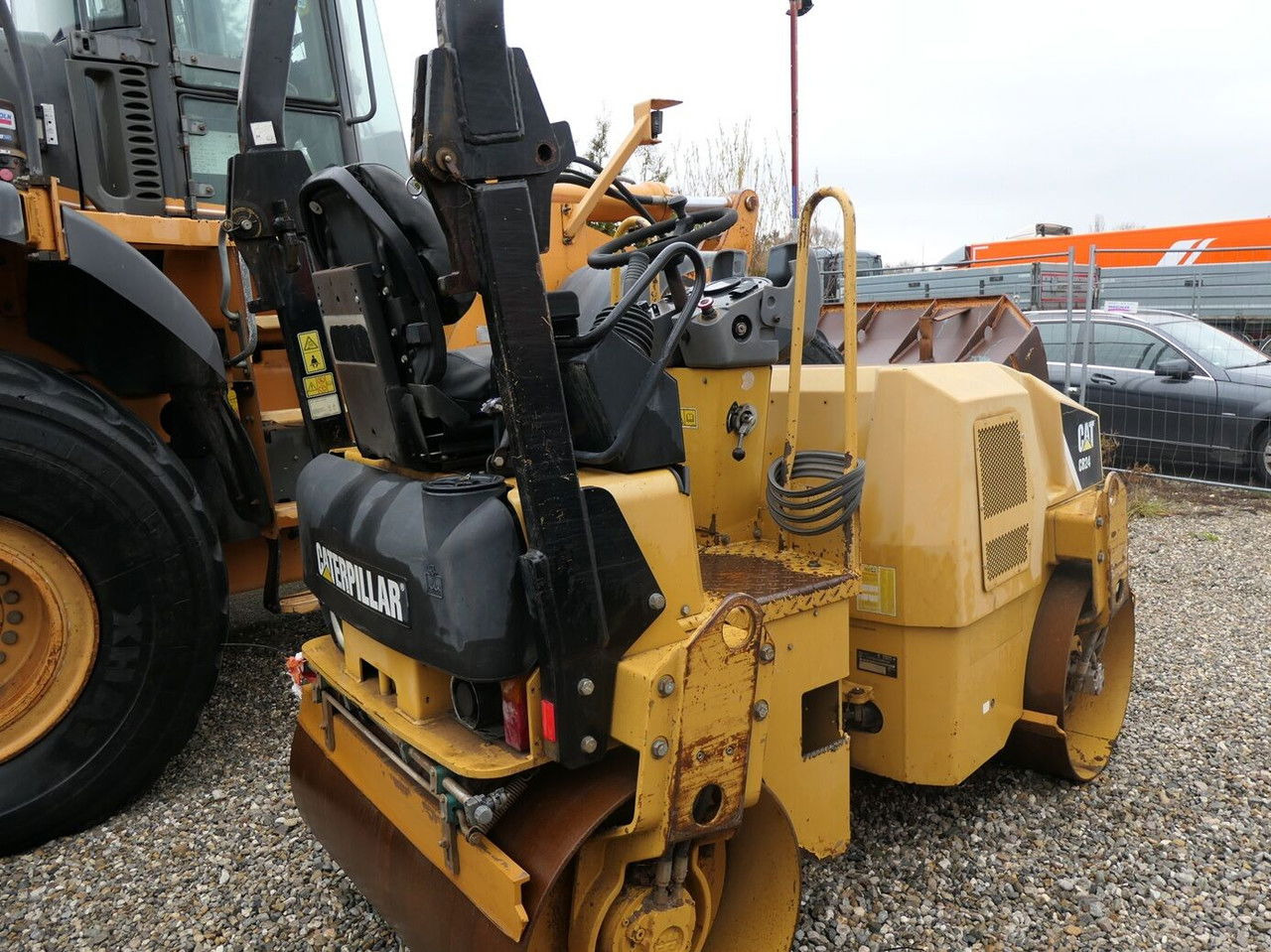 Caterpillar CB24 XT - Apisonadora de asfalto: foto 4 Caterpillar CB24 XT - Apisonadora de asfalto: foto 4