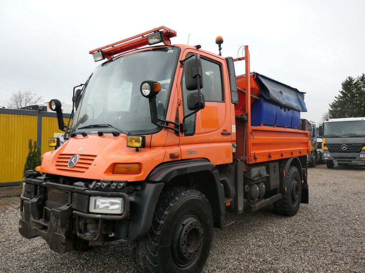 Mercedes-Benz Unimog U500 - Máquina quitanieve: foto 1 Mercedes-Benz Unimog U500 - Máquina quitanieve: foto 1