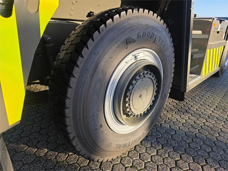 Leasing de Terberg RT403 4x4 Terberg RT403 4x4: foto 17 Leasing de Terberg RT403 4x4 Terberg RT403 4x4: foto 17