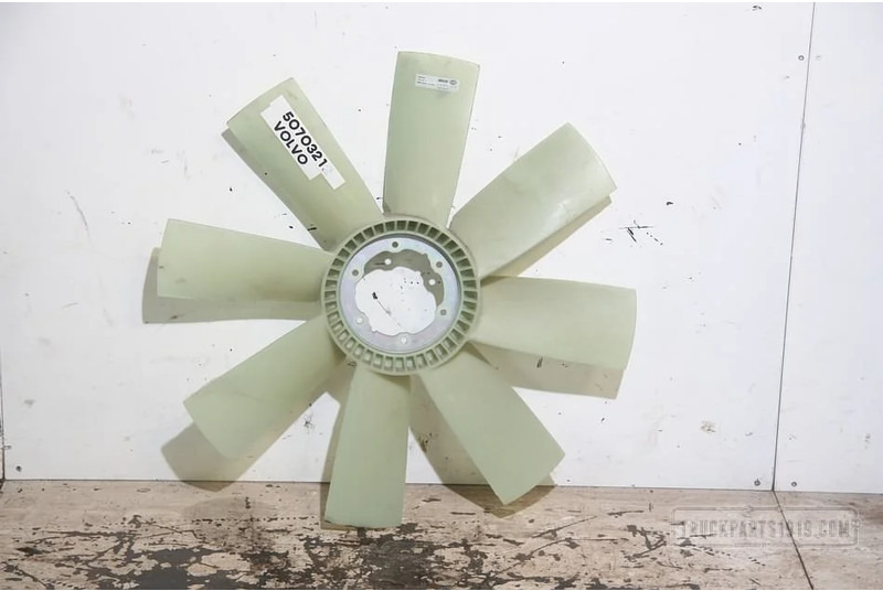 Behr HELLA SERVICE Cooling System Fan Volvo Fh12 - Ventilador para Camión: foto 1 Behr HELLA SERVICE Cooling System Fan Volvo Fh12 - Ventilador para Camión: foto 1