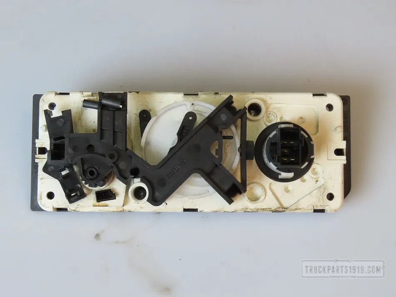 DAF 1935428 Kachelbediening ATC DAF - Calefacción/ Ventilación para Camión: foto 2 DAF 1935428 Kachelbediening ATC DAF - Calefacción/ Ventilación para Camión: foto 2