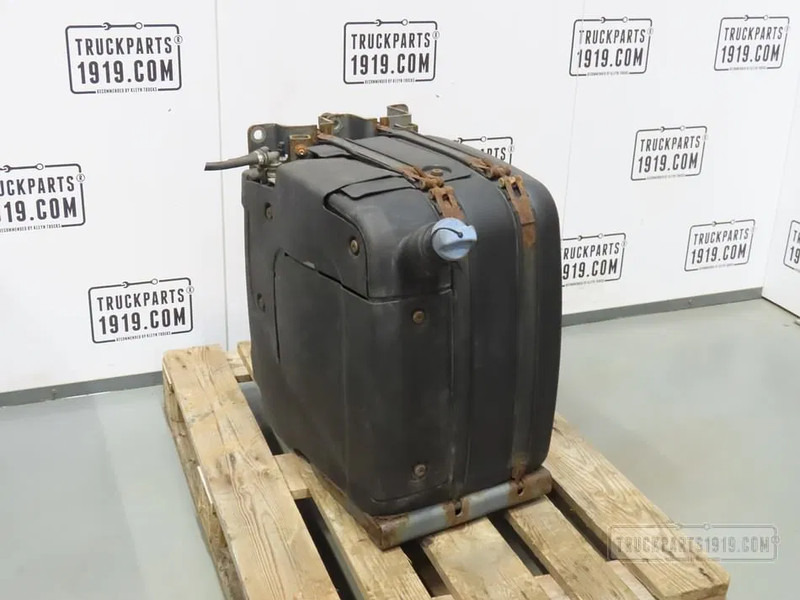 DAF 2303398 AdBlue tank DAF - Silenciador/ Sistema de escape para Camión: foto 1 DAF 2303398 AdBlue tank DAF - Silenciador/ Sistema de escape para Camión: foto 1