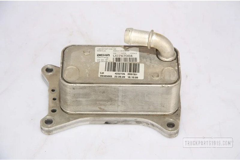 Mercedes-Benz Engines & Parts Oliekoeler used - Enfriador de aceite para Camión: foto 1 Mercedes-Benz Engines & Parts Oliekoeler used - Enfriador de aceite para Camión: foto 1