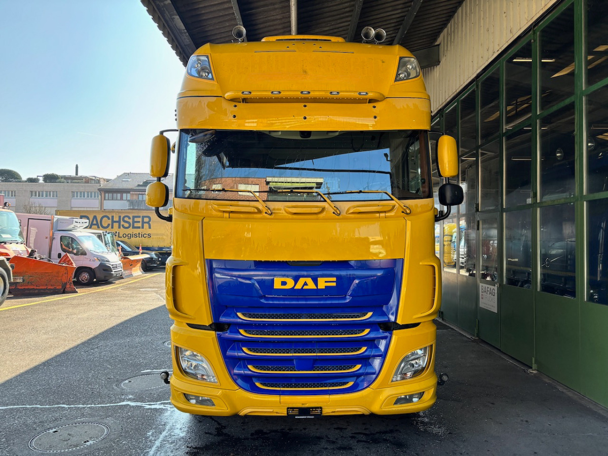 DAF FAN XF 530 LD Jumbo - Camión lona: foto 3 DAF FAN XF 530 LD Jumbo - Camión lona: foto 3