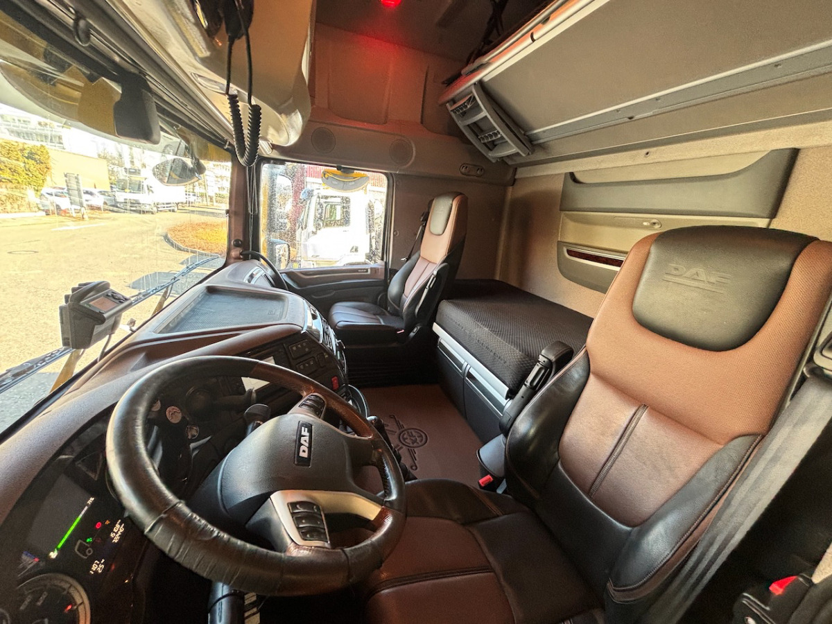 DAF FAN XF 530 LTD - Camión lona: foto 4 DAF FAN XF 530 LTD - Camión lona: foto 4