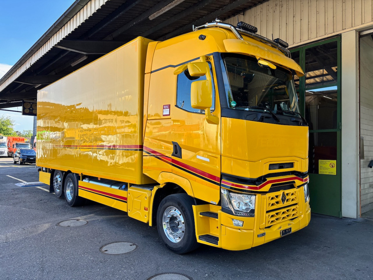 RENAULT T520 - Camión caja cerrada: foto 1 RENAULT T520 - Camión caja cerrada: foto 1