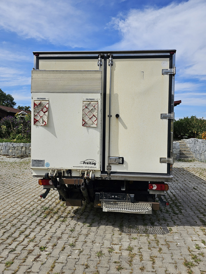 IVECO EUROCARGO 75-190 LBW Palfinger - Camión frigorífico: foto 2 IVECO EUROCARGO 75-190 LBW Palfinger - Camión frigorífico: foto 2