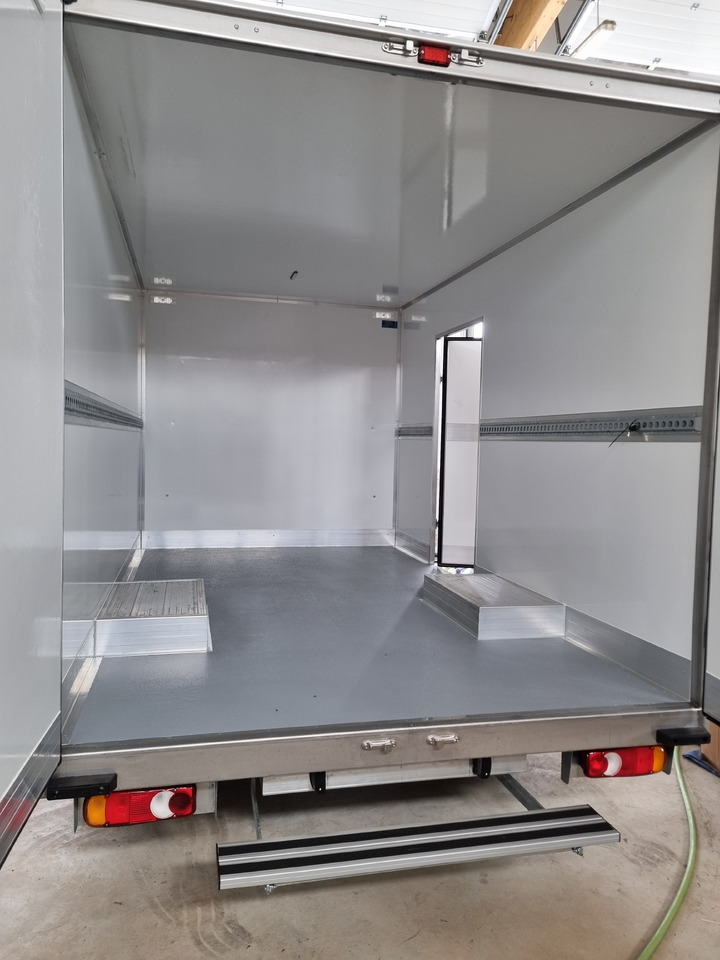 Renault Master 165 Koffer Platform Tiefrahmen - Furgoneta caja cerrada: foto 3 Renault Master 165 Koffer Platform Tiefrahmen - Furgoneta caja cerrada: foto 3