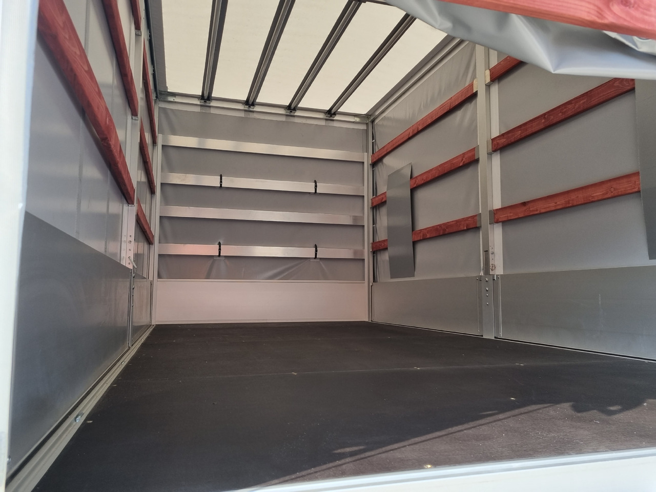 Renault Master 170 8 Pal Dachspoiler - Furgoneta con lona: foto 3 Renault Master 170 8 Pal Dachspoiler - Furgoneta con lona: foto 3