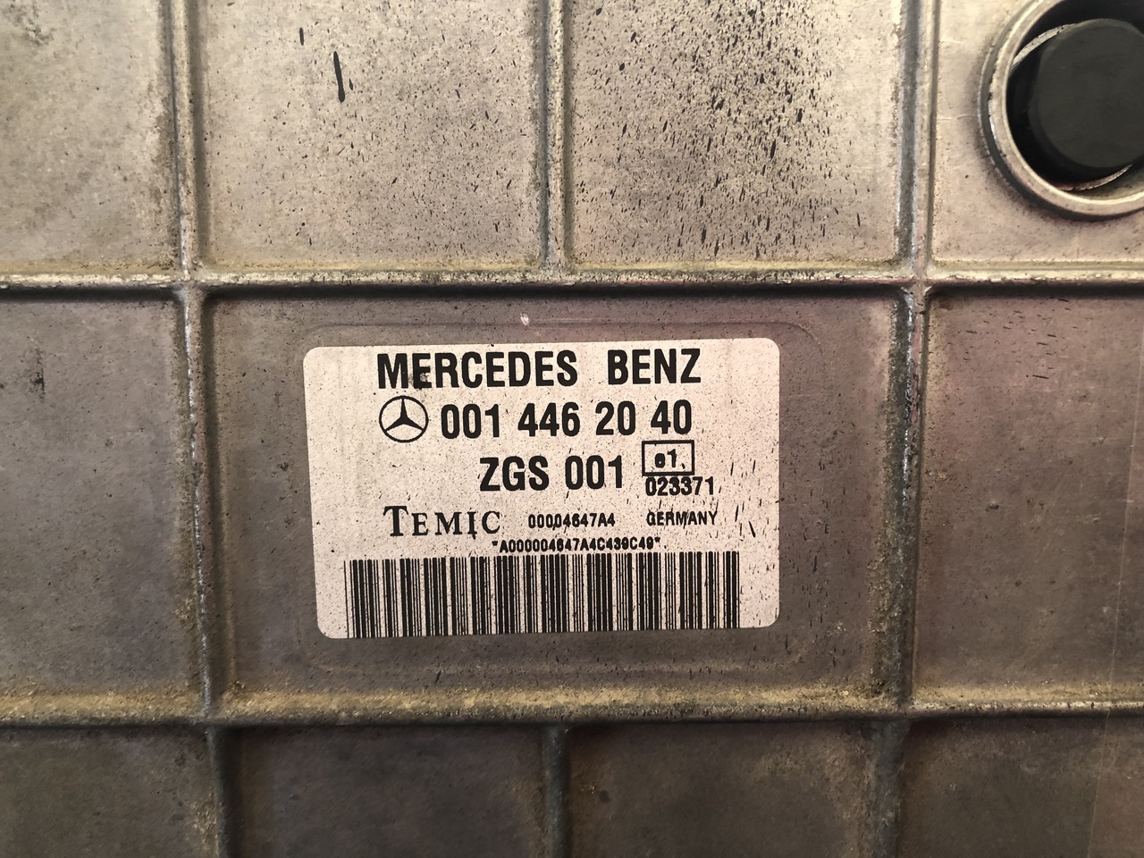ENGINE CONTROL UNIT AXOR 330ps EURO 3 - Unidad de control para Camión: foto 4 ENGINE CONTROL UNIT AXOR 330ps EURO 3 - Unidad de control para Camión: foto 4