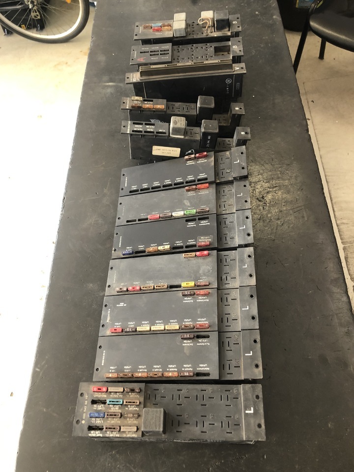 MODULE MERCEDES BENZ SK  - Relé: foto 1 MODULE MERCEDES BENZ SK  - Relé: foto 1