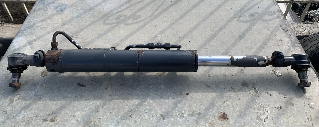 WORKING CYLINDER TRAILING AXLE ACTROS MP3 - Cilindro hidráulico para Camión: foto 1 WORKING CYLINDER TRAILING AXLE ACTROS MP3 - Cilindro hidráulico para Camión: foto 1