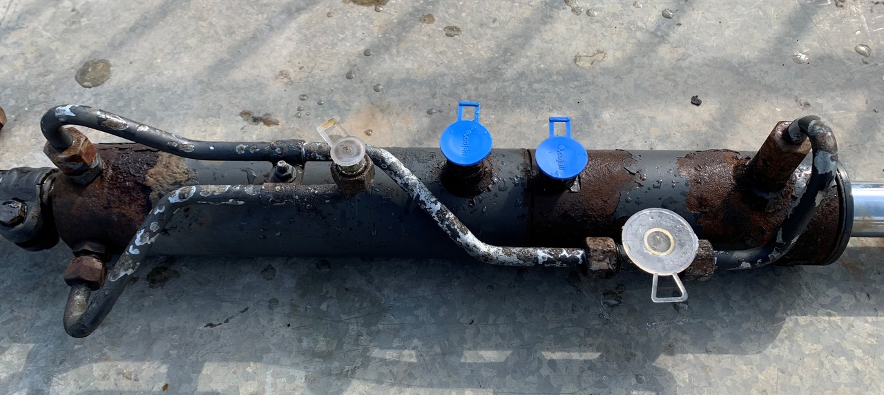 WORKING CYLINDER TRAILING AXLE ACTROS MP3 - Cilindro hidráulico para Camión: foto 2 WORKING CYLINDER TRAILING AXLE ACTROS MP3 - Cilindro hidráulico para Camión: foto 2