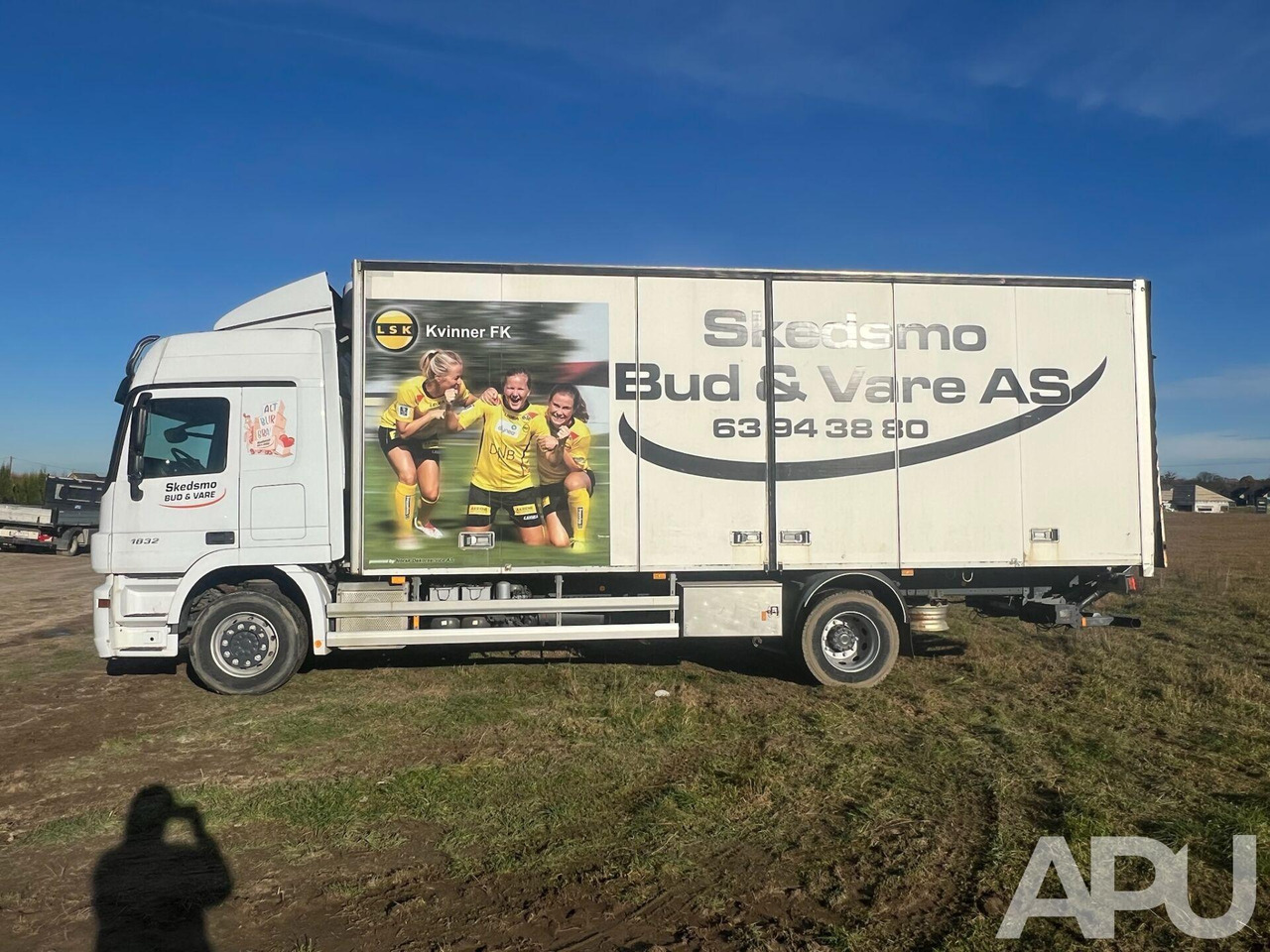 Mercedes Actros 1832 - Camión caja cerrada: foto 4 Mercedes Actros 1832 - Camión caja cerrada: foto 4