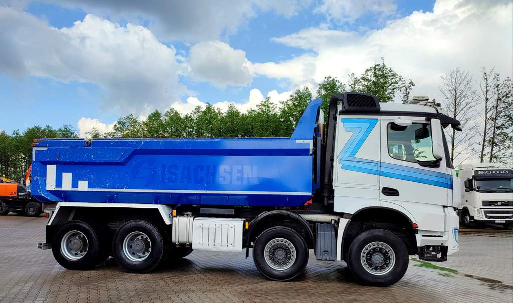 Mercedes-Benz Arocs 4151 - Camión volquete: foto 5 Mercedes-Benz Arocs 4151 - Camión volquete: foto 5