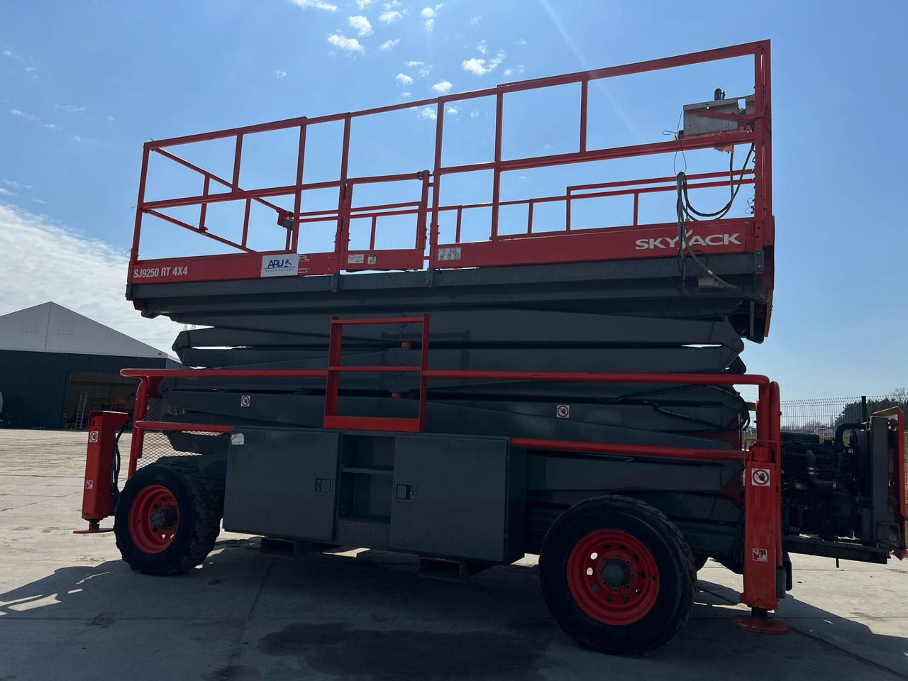 Plataforma de tijeras SKYJACK SJ 9250 4×4: foto 7 Plataforma de tijeras SKYJACK SJ 9250 4×4: foto 7