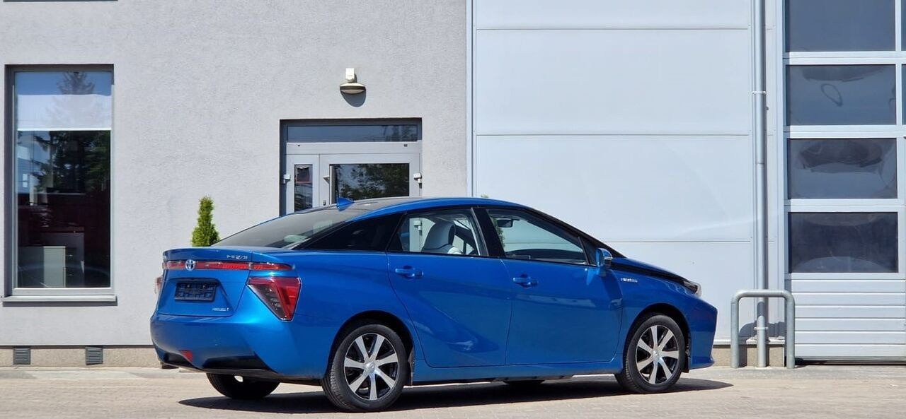 Toyota Mirai - Sedan: foto 5 Toyota Mirai - Sedan: foto 5