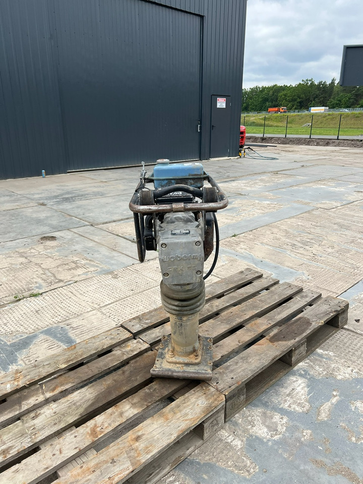 Ubijak WEBER MT SRX 65R-3 - Vibroapisonador: foto 4 Ubijak WEBER MT SRX 65R-3 - Vibroapisonador: foto 4