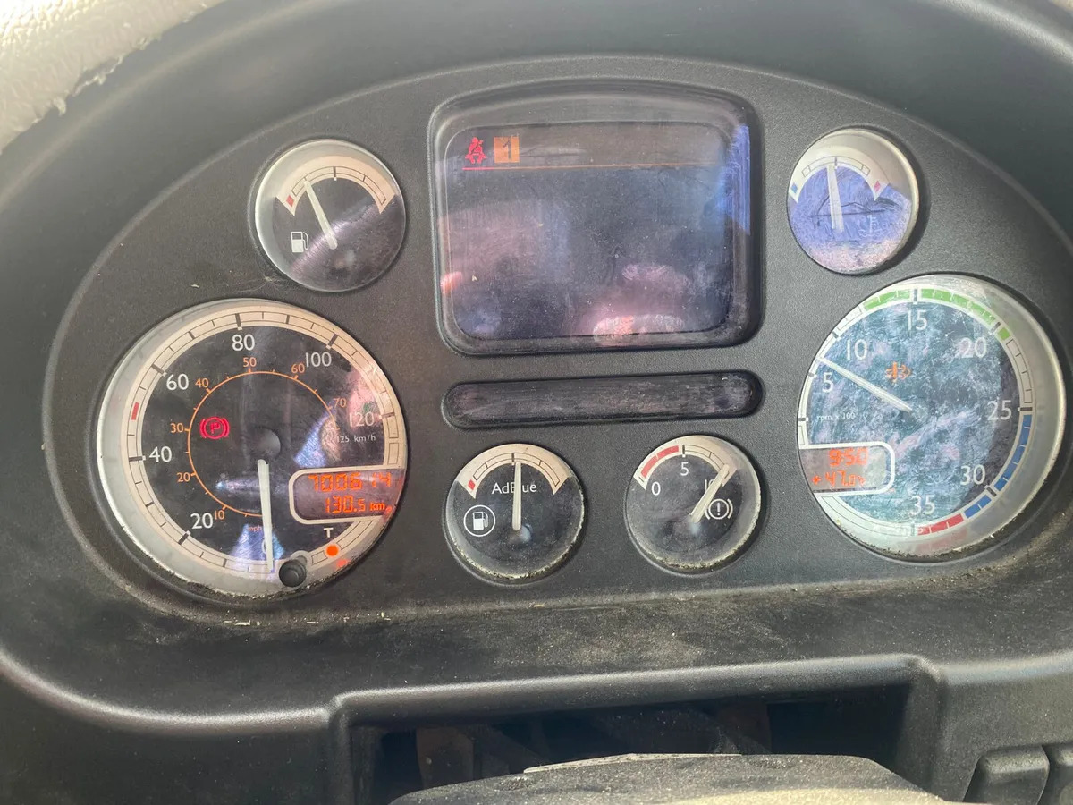 2012 DAF CF 65.250 4×2 Curtainsider - Camión lona: foto 3 2012 DAF CF 65.250 4×2 Curtainsider - Camión lona: foto 3