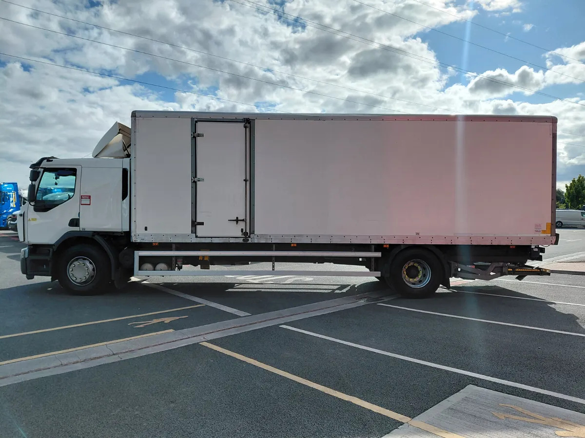 2019 Renault D 18 Wide - Camión caja cerrada: foto 5 2019 Renault D 18 Wide - Camión caja cerrada: foto 5