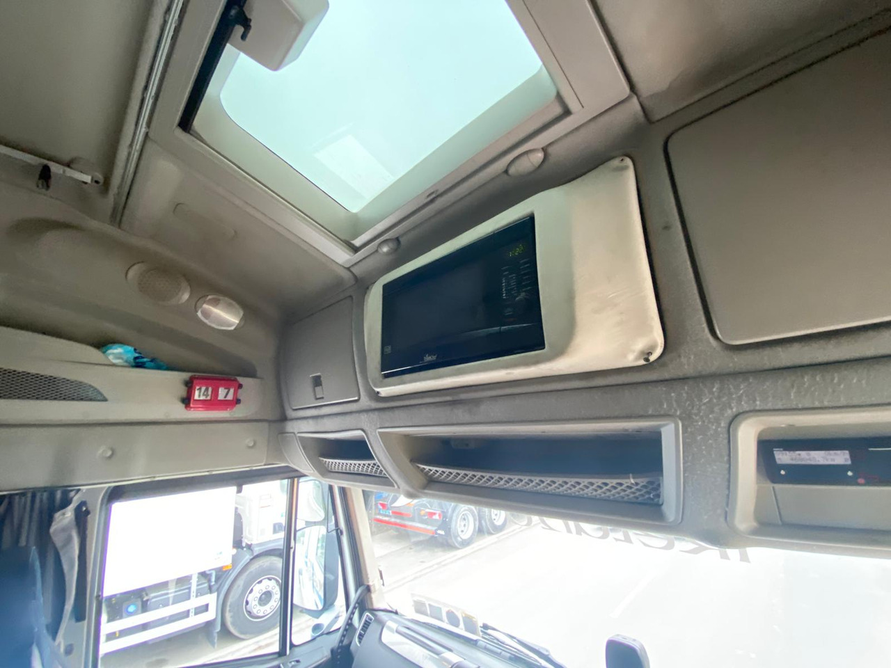 2017 IVECO STRALIS AS440 S46 TX/P S - Cabeza tractora: foto 5 2017 IVECO STRALIS AS440 S46 TX/P S - Cabeza tractora: foto 5