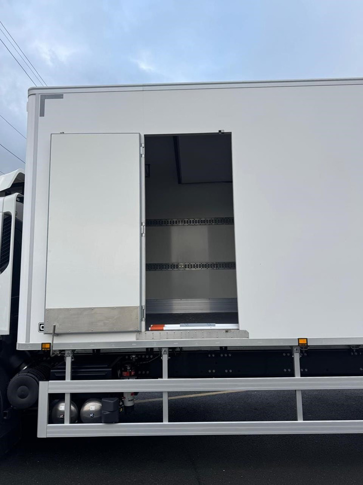 Camión caja cerrada Renault Trucks D 18 Wide 4×2 with Chereau Body: foto 7 Camión caja cerrada Renault Trucks D 18 Wide 4×2 with Chereau Body: foto 7