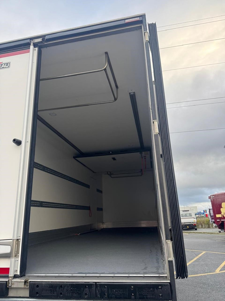 Camión caja cerrada Renault Trucks D 18 Wide 4×2 with Chereau Body: foto 6 Camión caja cerrada Renault Trucks D 18 Wide 4×2 with Chereau Body: foto 6