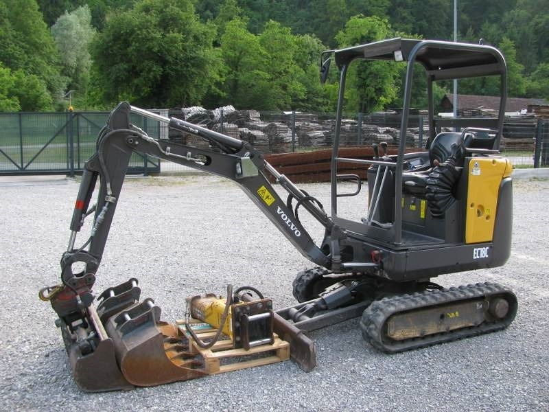 Volvo EC18C 3 žlice + kladivo Volvo HB02 - Miniexcavadora: foto 1 Volvo EC18C 3 žlice + kladivo Volvo HB02 - Miniexcavadora: foto 1