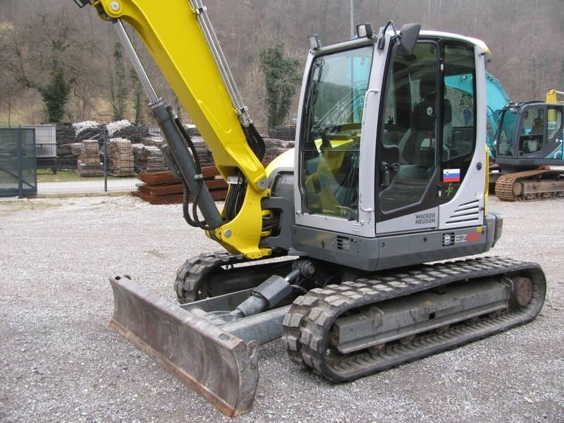 Wacker Neuson EZ 80 z grajferjem - Miniexcavadora: foto 2 Wacker Neuson EZ 80 z grajferjem - Miniexcavadora: foto 2