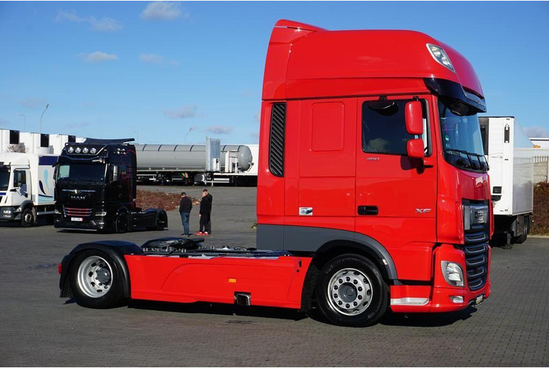 DAF 106 / 480 / EURO 6 / ACC / MEGA / LOW DECK / SUPER SPACE CAB - Cabeza tractora: foto 4 DAF 106 / 480 / EURO 6 / ACC / MEGA / LOW DECK / SUPER SPACE CAB - Cabeza tractora: foto 4