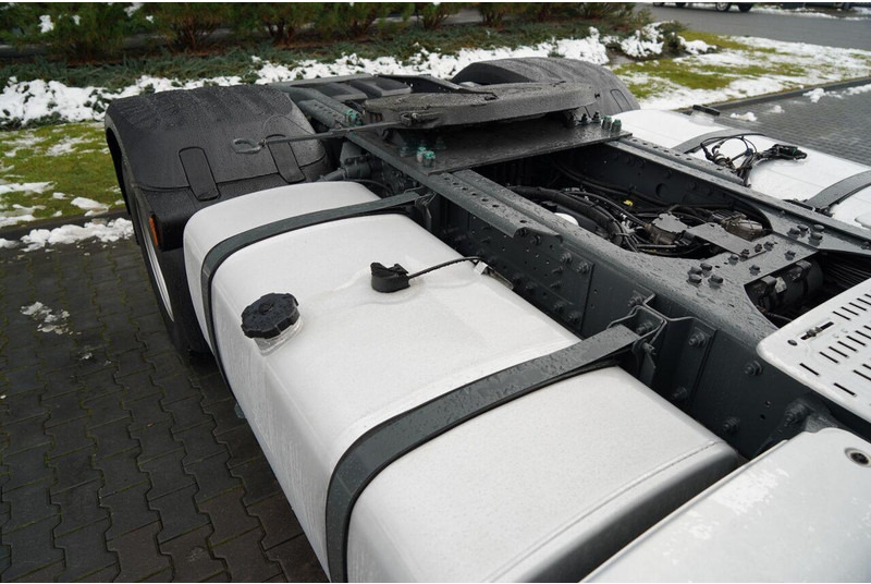 Cabeza tractora DAF XF 480: foto 17