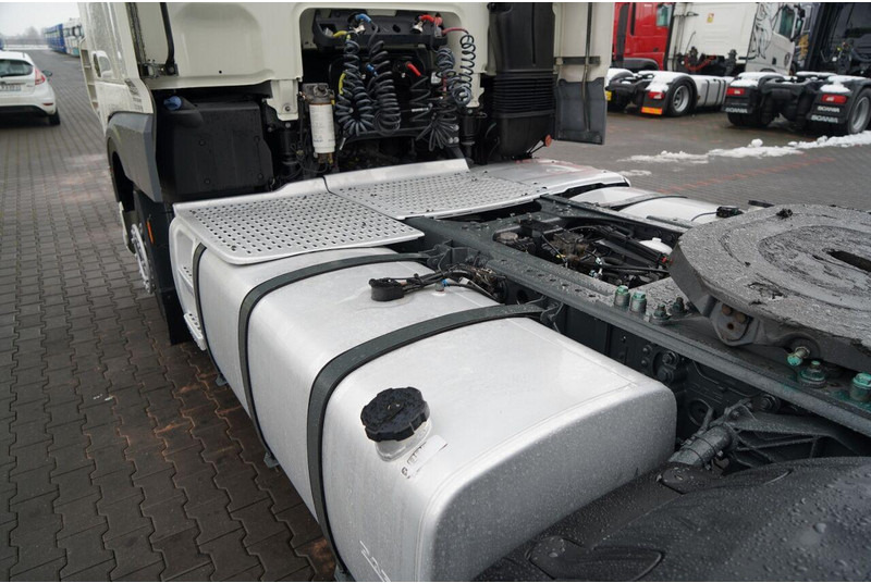 Cabeza tractora DAF XF 480: foto 13