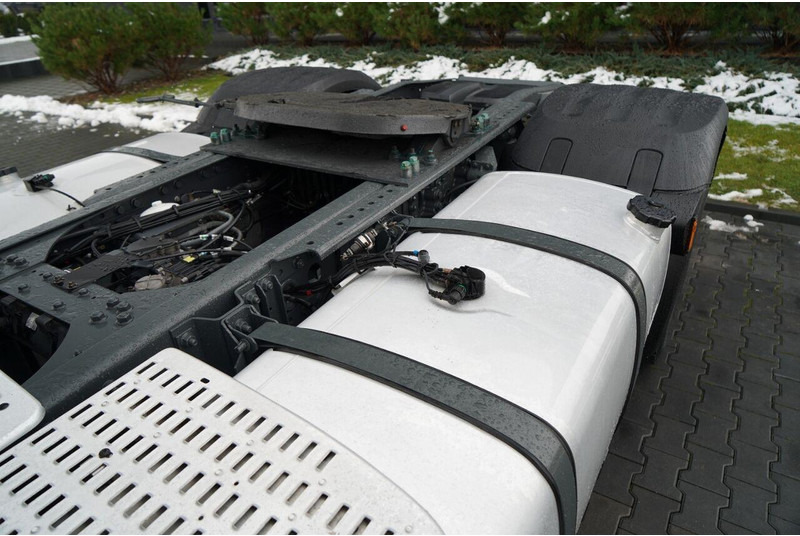 Cabeza tractora DAF XF 480: foto 12