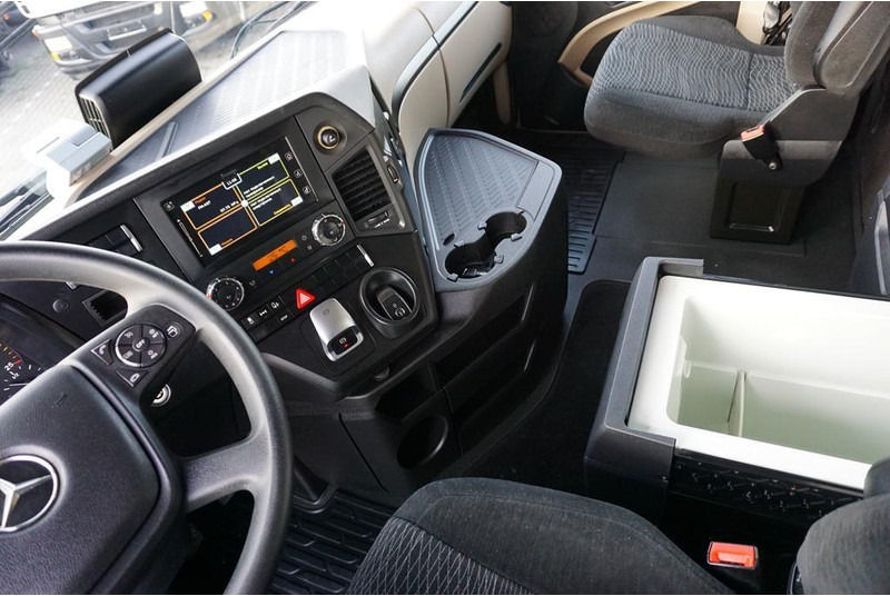 Cabeza tractora Mercedes-Benz ACTROS / 1851 / EURO 6 / ACC / BIG SPACE: foto 9 Cabeza tractora Mercedes-Benz ACTROS / 1851 / EURO 6 / ACC / BIG SPACE: foto 9