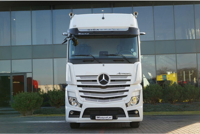 Mercedes-Benz ACTROS L 1851 / GIGA SPACE / RETARDER / 2022 R - Cabeza tractora: foto 3 Mercedes-Benz ACTROS L 1851 / GIGA SPACE / RETARDER / 2022 R - Cabeza tractora: foto 3